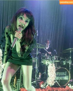 Lauren Mayberry photo #0823