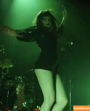 Lauren Mayberry photo #0827