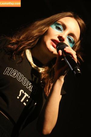 Lauren Mayberry photo #0854