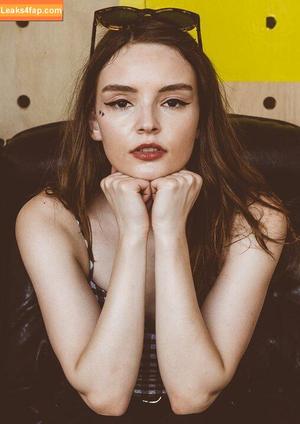 Lauren Mayberry photo #0909