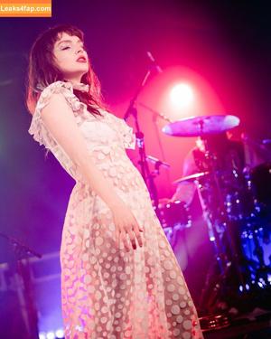 Lauren Mayberry photo #0943