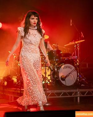 Lauren Mayberry photo #0949