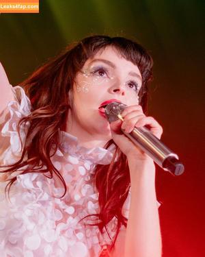 Lauren Mayberry photo #0958
