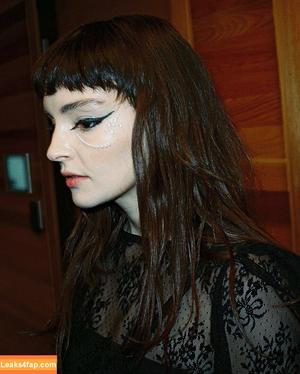Lauren Mayberry photo #0975