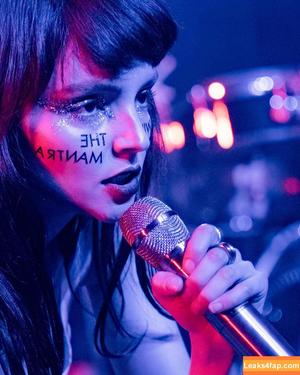 Lauren Mayberry photo #0987