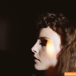 Lauren Mayberry photo #0997