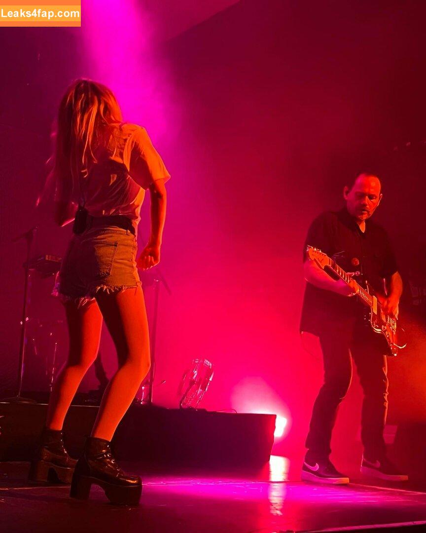 Lauren Mayberry / laurenevemayberry leaked photo photo #1063