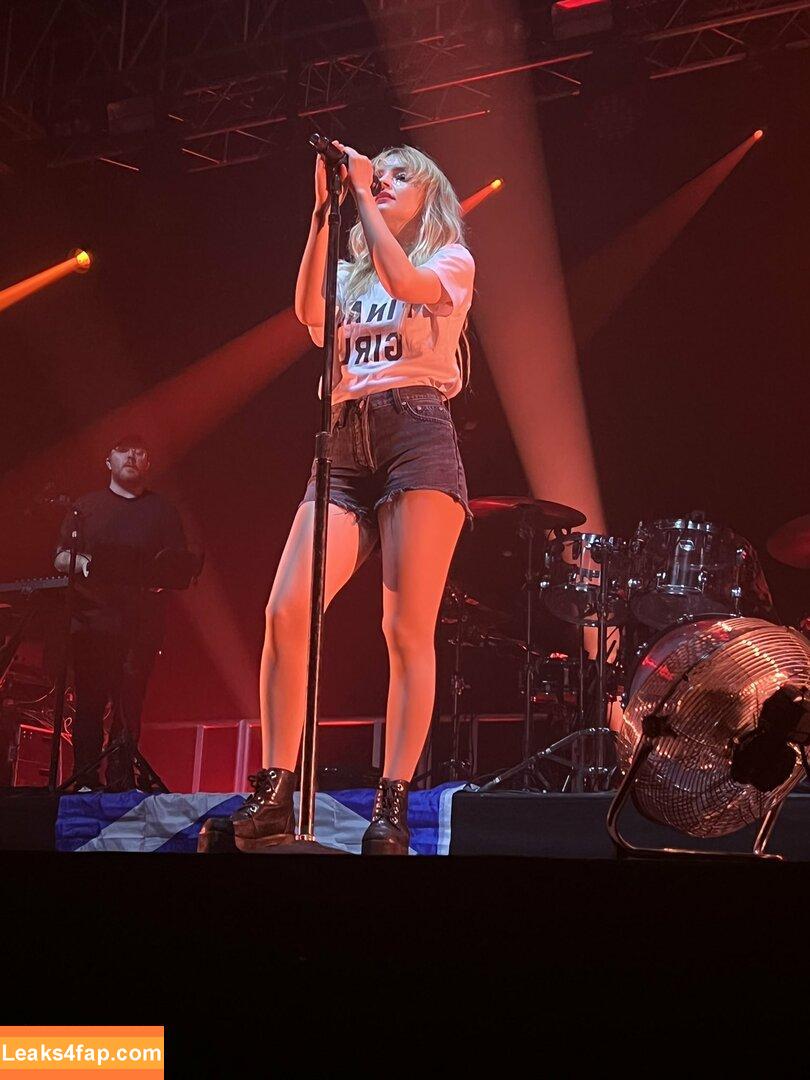 Lauren Mayberry / laurenevemayberry leaked photo photo #1066