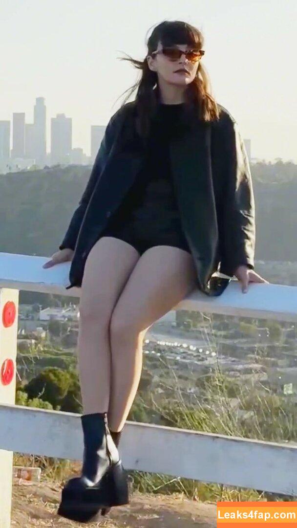 Lauren Mayberry / laurenevemayberry leaked photo photo #1074