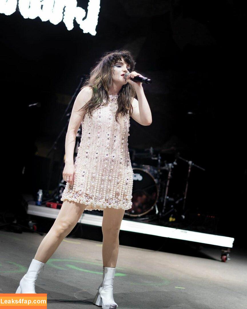 Lauren Mayberry / laurenevemayberry leaked photo photo #1090