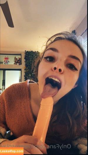 Lauren Mayberry photo #1010