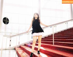 Lauren Mayberry photo #1039