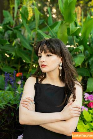 Lauren Mayberry photo #1042