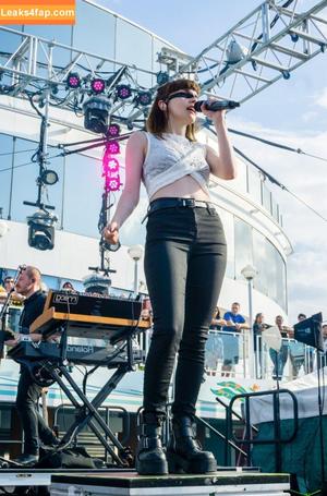 Lauren Mayberry photo #1049