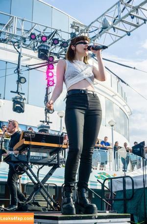 Lauren Mayberry photo #1054
