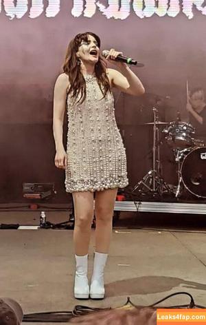 Lauren Mayberry photo #1103
