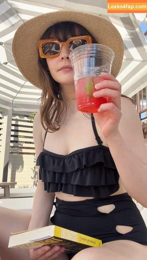 Lauren Mayberry photo #1111