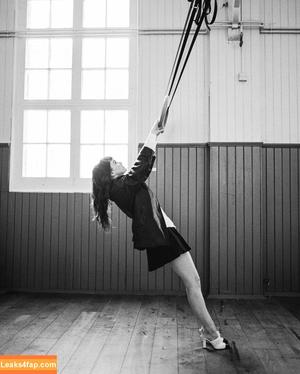 Lauren Mayberry photo #1125