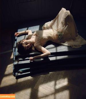 Lauren Mayberry photo #1126