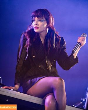 Lauren Mayberry photo #1159