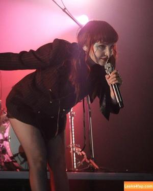 Lauren Mayberry photo #1164