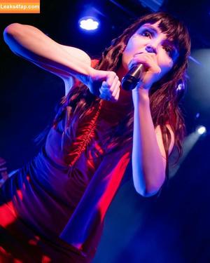 Lauren Mayberry photo #1284