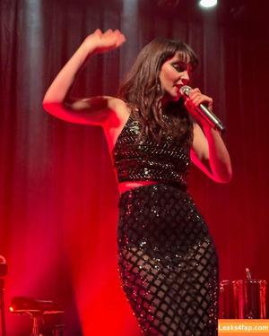 Lauren Mayberry photo #1298