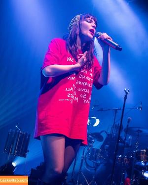 Lauren Mayberry photo #1313