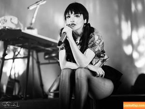 Lauren Mayberry photo #1322