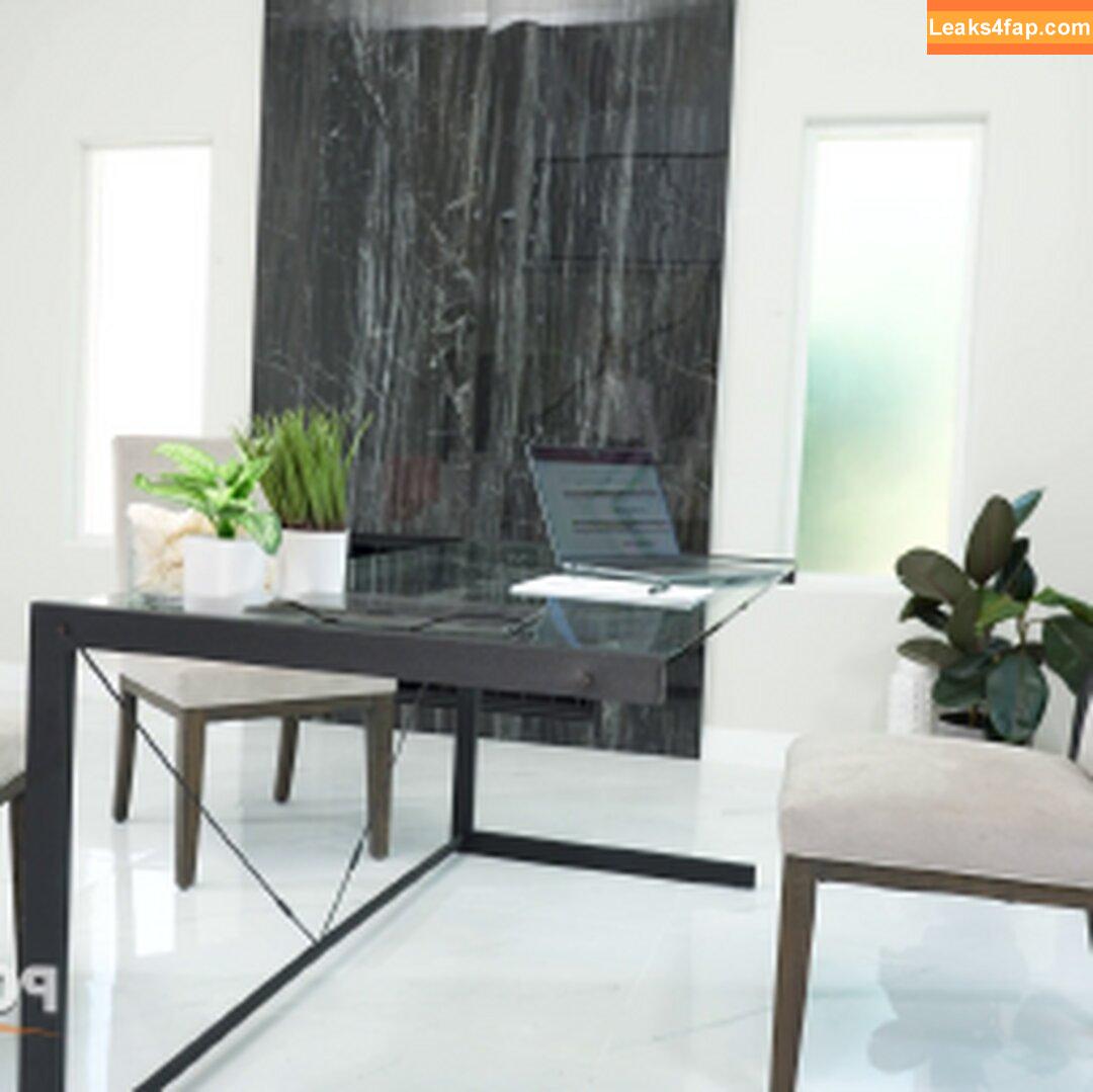 Lauren Phillips / laurenfillsup / laurenphillips / sexy.lauren.phillips leaked photo photo #0445