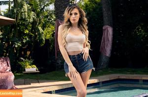 Lauren Phillips photo #1899