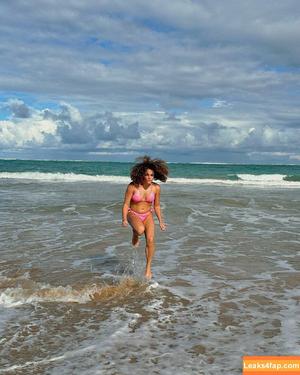 Laurie Hernandez фото #0018