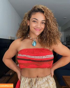Laurie Hernandez photo #0084