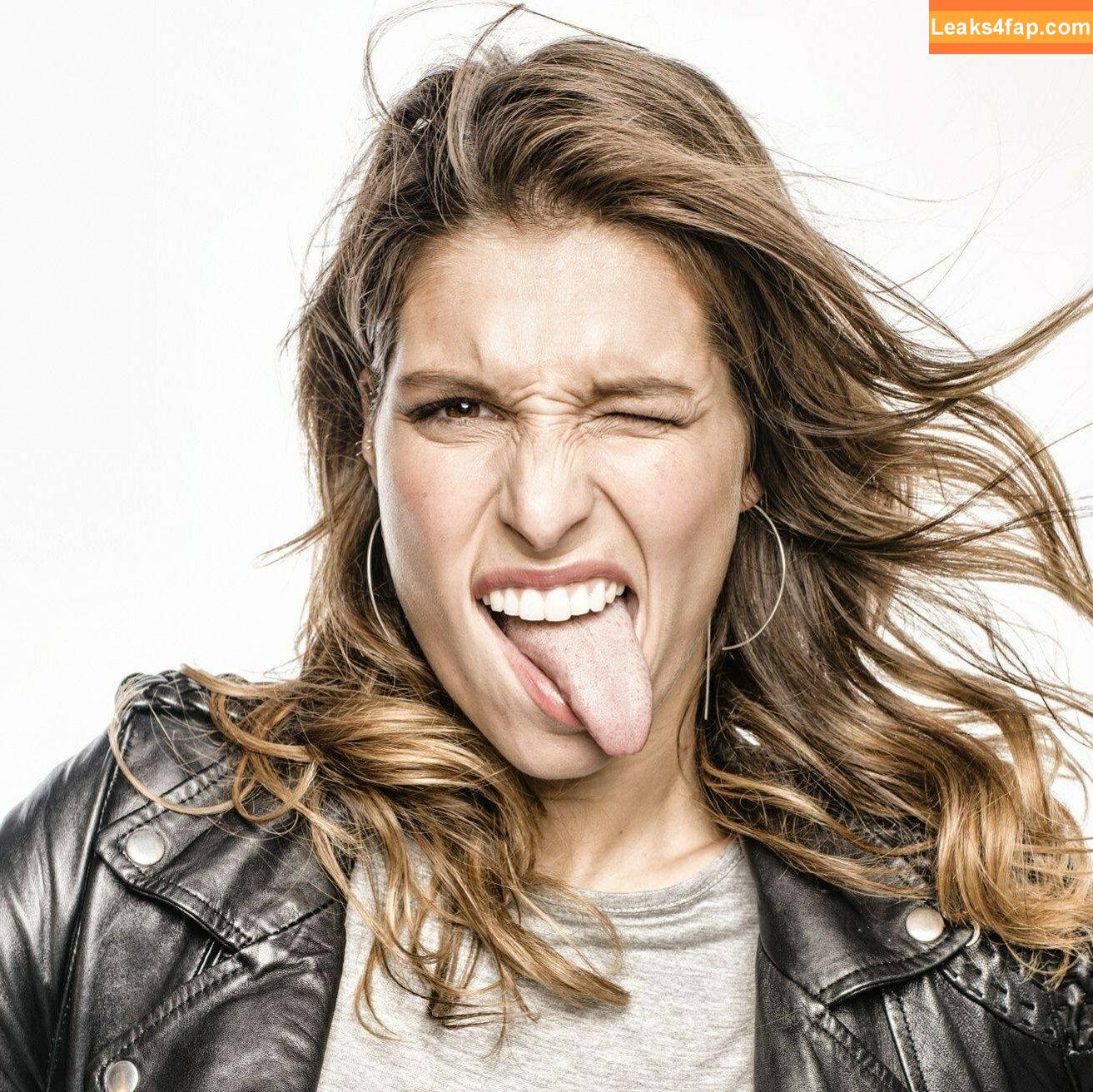 Laury Thilleman / laurythilleman слитое фото фото #0036