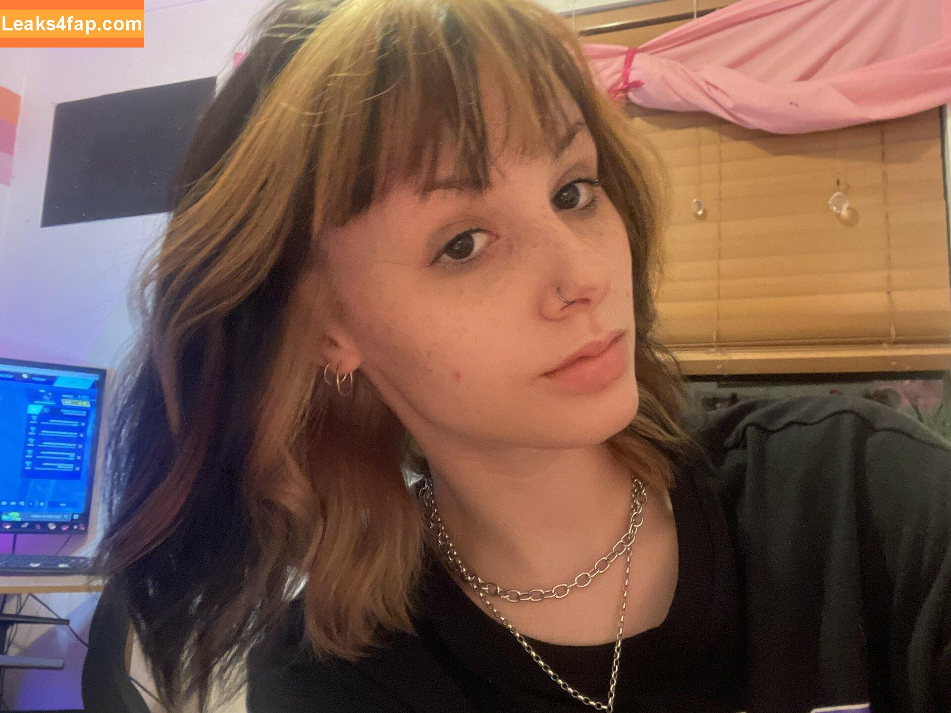 lavenderhayz / harleysbathwater / hazel_nuts666 / lavenderhazecreations leaked photo photo #0011