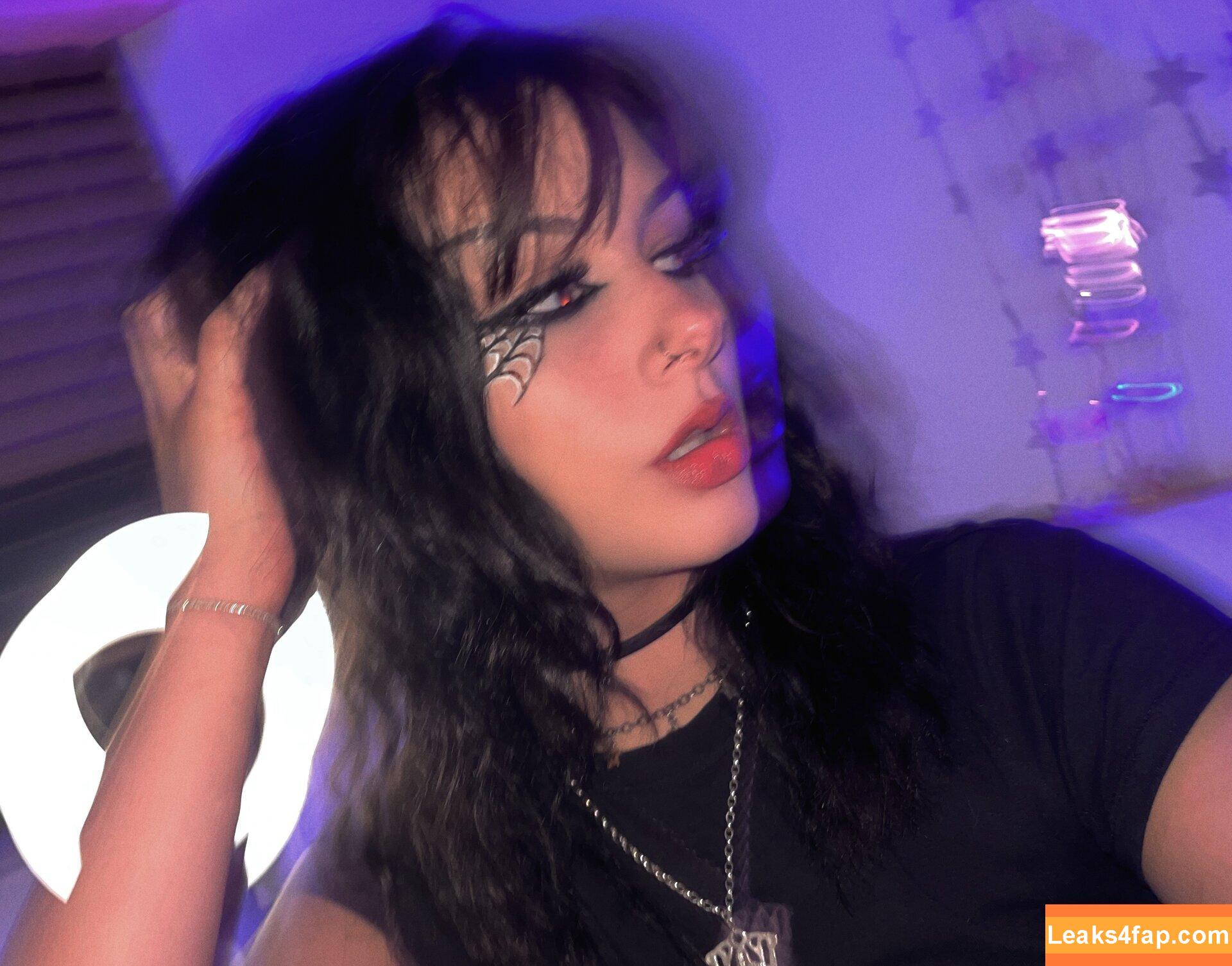 lavenderhayz / harleysbathwater / hazel_nuts666 / lavenderhazecreations leaked photo photo #0016