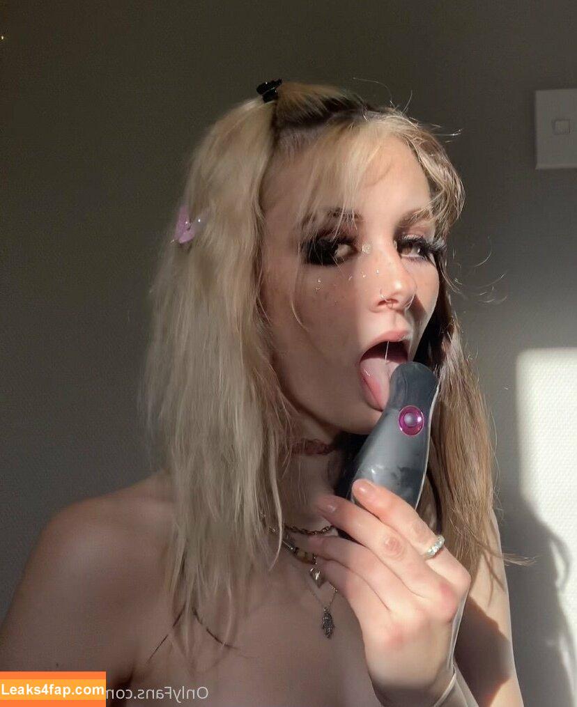 lavenderhayz / harleysbathwater / hazel_nuts666 / lavenderhazecreations leaked photo photo #0054