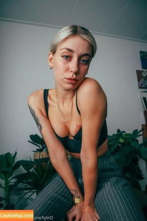 lavishulula photo #0330