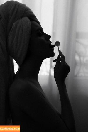 layanadevis photo #0031