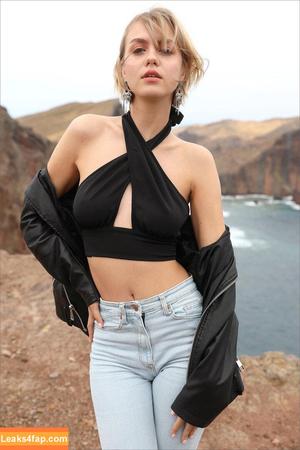 layanadevis photo #0462