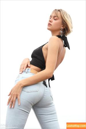 layanadevis photo #0464