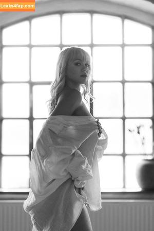 layanadevis photo #0494