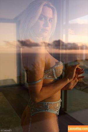 layanadevis photo #0728