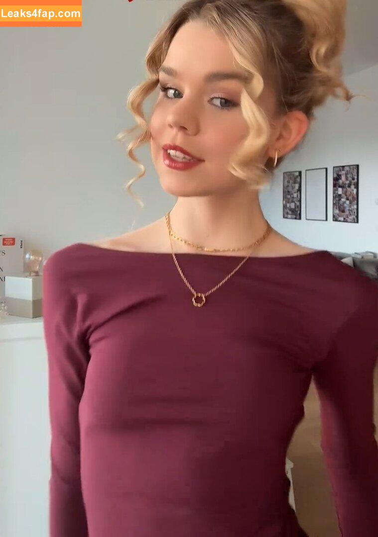 Lea Peach / https: leaked photo photo #0925