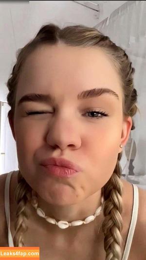 Lea Peach photo #0034