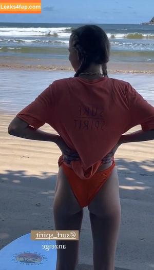 Lea Peach photo #0044