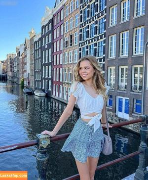 Lea Peach photo #0078