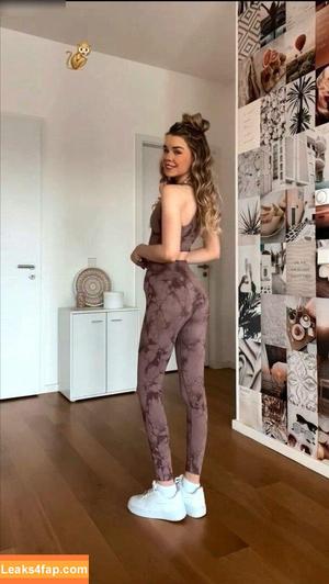 Lea Peach photo #0082