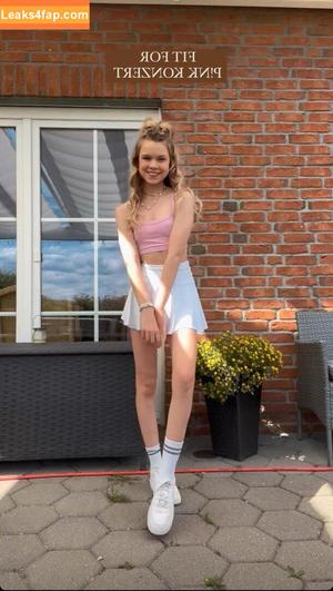 Lea Peach photo #0102