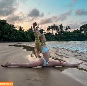 Lea Peach photo #0107